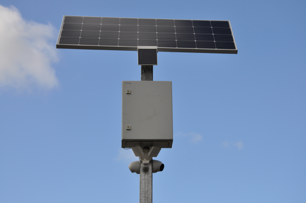 Solar Pole with Onsite LED Lighting for Security